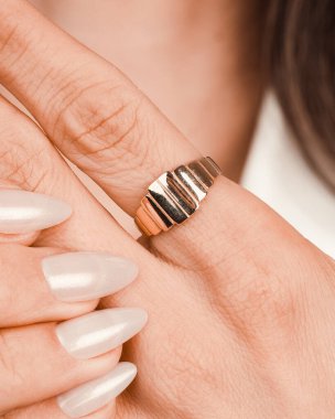 Renkli Taşlı Eşsiz Altın ve Elmas Mücevherler