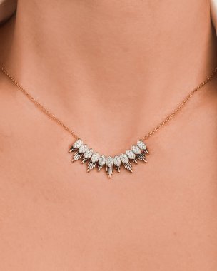 Güzel Mücevher Koleksiyonu: Elmaslar ve Altın Mücevherler