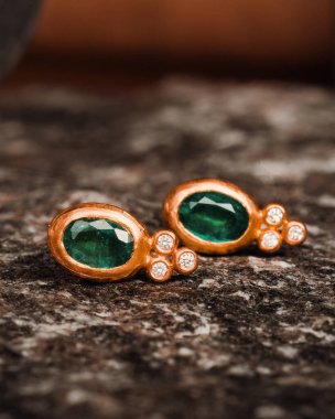 Güzel Mücevher Koleksiyonu: Elmaslar ve Altın Mücevherler