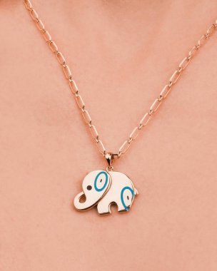 Güzel Mücevher Koleksiyonu: Elmaslar ve Altın Mücevherler