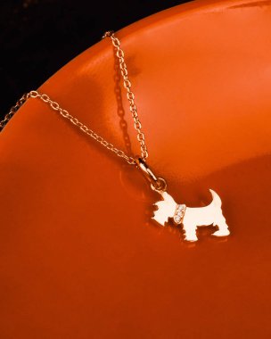 Güzel Mücevher Koleksiyonu: Elmaslar ve Altın Mücevherler