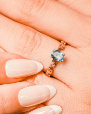 Güzel Mücevher Koleksiyonu: Elmaslar ve Altın Mücevherler