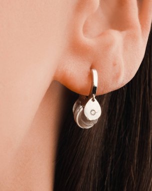 Zarif El yapımı Altın ve Elmas Mücevherler