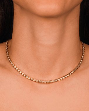 Zarif El yapımı Altın ve Elmas Mücevherler