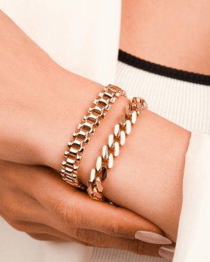 Zarif El yapımı Altın ve Elmas Mücevherler