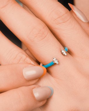 Zarif El yapımı Altın ve Elmas Mücevherler