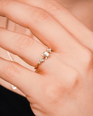 Zarif El yapımı Altın ve Elmas Mücevherler