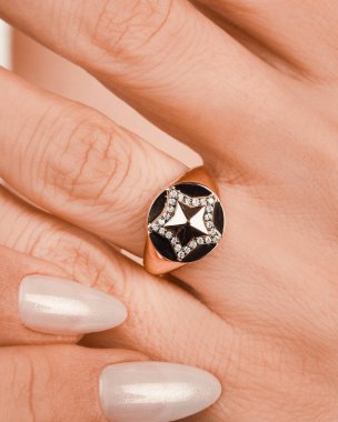 Şık ve Zarif Altın Elmas Mücevherler