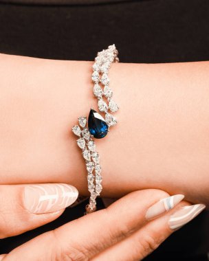 Şık ve Zarif Altın Elmas Mücevherler