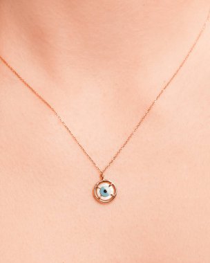 Kadınlar İçin Klasik Elmas ve Altın Mücevher