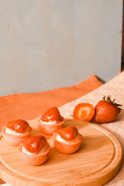 Ağzında eriyen bir ışık, kremalı ekkin.