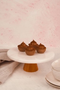 Ağzında eriyen bir ışık, kremalı ekkin.