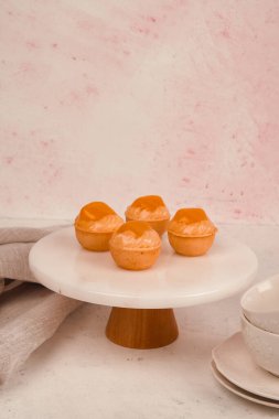 Ağzında eriyen bir ışık, kremalı ekkin.