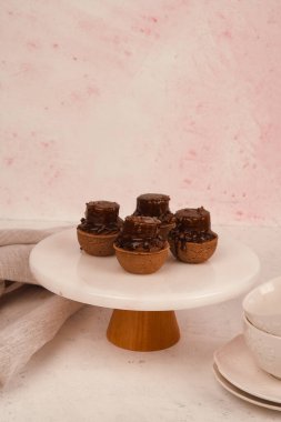 Ağzında eriyen bir ışık, kremalı ekkin.