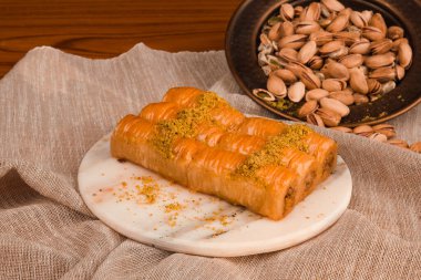 Ev yapımı Baklava 'nın Altın Çıtır Tabakları
