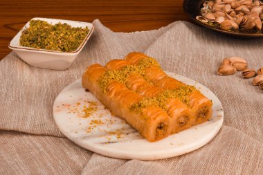 Ev yapımı Baklava 'nın Altın Çıtır Tabakları
