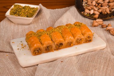 Ev yapımı Baklava 'nın Altın Çıtır Tabakları