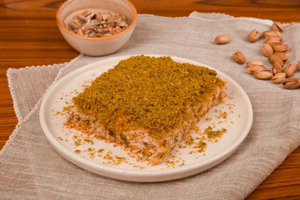 Ev yapımı Baklava 'nın Altın Çıtır Tabakları