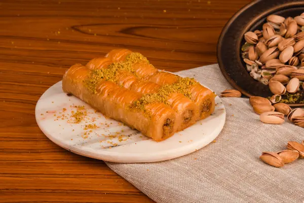 Ev yapımı Baklava 'nın Altın Çıtır Tabakları