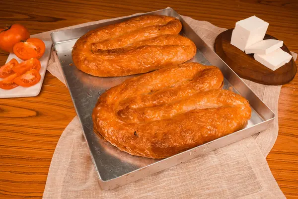 Flaky Katmanlı Geleneksel Türk Borek