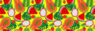 Yaz tekstil ve yüzey tasarımı için sarı arka planda papaya, ejderha meyvesi, karpuz, çilek ve palmiye yapraklarıyla kusursuz tropik meyve deseni.