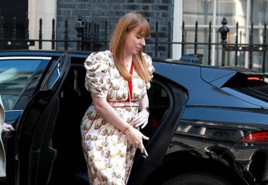  İngiltere Başbakan Yardımcısı Angela Rayner, 19 Temmuz 2024 'te İngiltere' nin başkenti Londra 'ya Downing Caddesi 10 numaraya geldi.. 