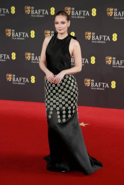 Hannah Dodd, 16 Şubat 2025 'te Londra' da Royal Festival Hall 'da 2025 BAFTA Film Ödülleri' ne katılır..