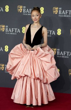 Ariana Grande, İngiltere 'nin başkenti Londra' da 16 Şubat 2025 tarihinde The Royal Festival Hall 'da 2025 BAFTA Film Ödülleri' ne katılmıştır..