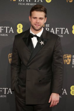 Leo Woodall, İngiltere, Londra 'da 16 Şubat 2025 tarihinde kraliyet festival salonunda 2025 bafta film ödüllerine katılır.. 