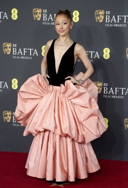 Ariana Grande, İngiltere 'nin başkenti Londra' da 16 Şubat 2025 tarihinde The Royal Festival Hall 'da 2025 BAFTA Film Ödülleri' ne katılmıştır..