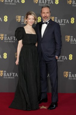 Tanya Lapointe ve Denis Villeneuve, İngiltere 'nin Londra şehrinde 16 Şubat 2025 tarihinde Royal Festival Hall' da verilen 2025 BAFTA film ödüllerine katıldılar..