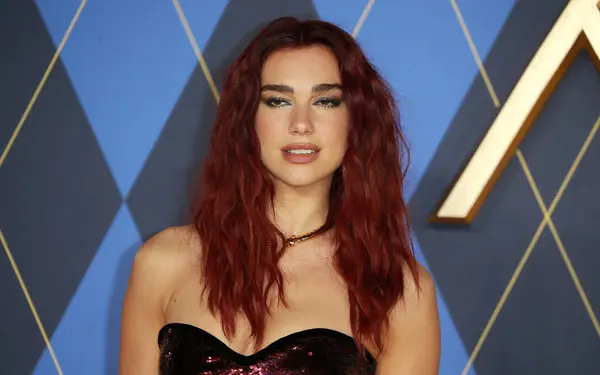 Dua Lipa 24 Ocak 2024 'te Londra' da Odeon Luxe Leicester Meydanı 'nda Argylle' nin dünya prömiyerine katılır..
