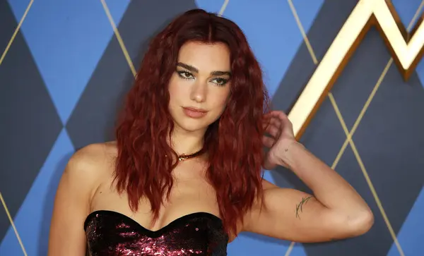 Dua Lipa 24 Ocak 2024 'te Londra' da Odeon Luxe Leicester Meydanı 'nda Argylle' nin dünya prömiyerine katılır..