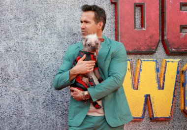 Ryan Reynolds ve Peggy 