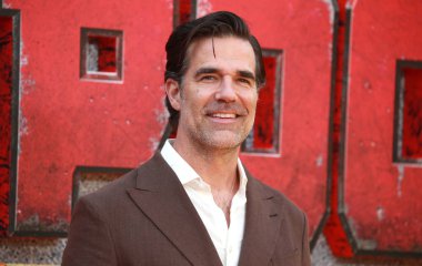  Rob Delaney, 11 Temmuz 2024 'te Londra, İngiltere' deki Eventim Apollo 'da düzenlenen Deadpool Wolverine UK hayran etkinliğine katılır.. 