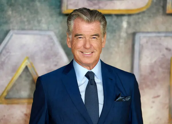 Pierce Brosnan 18 Ekim 2022 'de İngiltere' deki Cineworld Leicester Meydanı 'nda Black Adam' ın İngiltere prömiyerine katılır..