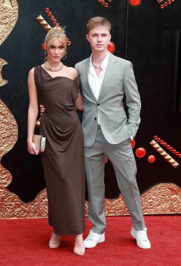 Mimi Slinger ve HRVY 31 Mayıs 2022 'de Londra, İngiltere' deki BFI Southbank 'taki Elvis UK özel gösterimine katıldılar..