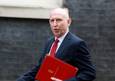 İngiltere Savunma Bakanı John Healey, 26 Mart 2025 'te Londra, İngiltere' deki kabine toplantısından sonra Downing Caddesi 10 numaradan ayrıldı..