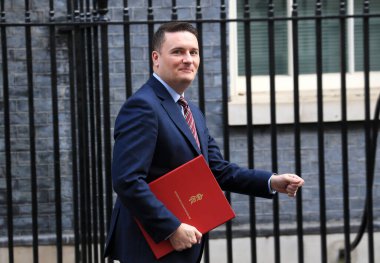 Sağlık ve Sosyal Hizmetler Bakanı Wes Streeting, 26 Mart 2025 'te Londra, İngiltere' deki bir kabine toplantısından sonra Downing Caddesi 10 numaradan ayrıldı..