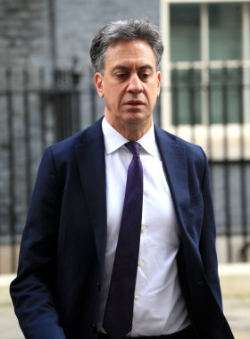 İngiltere Enerji Güvenlik Bakanı Ed Miliband, 26 Mart 2025 'te Londra, İngiltere' deki kabine toplantısından sonra Downing Caddesi 10 numaradan ayrıldı..