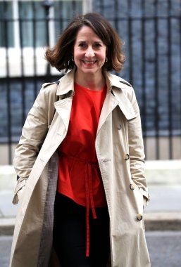 Liz Kendall, İngiltere Çalışma ve Emeklilik Bakanı 26 Mart 2025 'te Londra, İngiltere' deki kabine toplantısından sonra Downing Caddesi 10 numaradan ayrıldı..