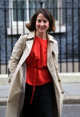 Liz Kendall, İngiltere Çalışma ve Emeklilik Bakanı 26 Mart 2025 'te Londra, İngiltere' deki kabine toplantısından sonra Downing Caddesi 10 numaradan ayrıldı..