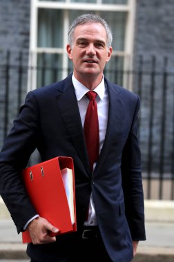 Peter Kyle, İngiltere bilim, yenilik ve teknoloji sekreteri 26 Mart 2025 'te Londra, İngiltere' deki bir kabine toplantısından sonra Downing Street 'ten ayrıldı..