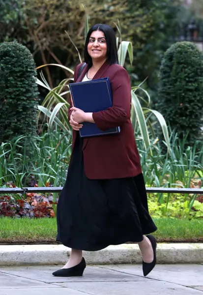 İngiltere Adalet Bakanı Shabana Mahmood, 26 Mart 2025 'te İngiltere' nin başkenti Londra 'da yapılan kabine toplantısının ardından Downing Caddesi 10 numaradan ayrıldı..