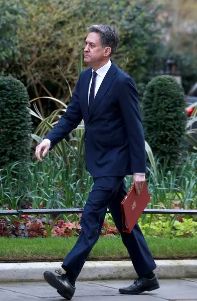 İngiltere Enerji Güvenlik Bakanı Ed Miliband, 26 Mart 2025 'te Londra, İngiltere' deki kabine toplantısından sonra Downing Caddesi 10 numaradan ayrıldı..