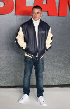 ArrDee 27 Mart 2025 'te Londra, İngiltere' deki Odeon Luxe Leicester Meydanı 'ndaki Mobland Global Galasına katılır..