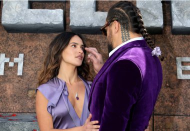 Adria Arjona (L) ve Jason Momoa (R) 30 Mart 2025 'te İngiltere' nin başkenti Londra 'da bulunan Cineworld Leicester Meydanı' nda düzenlenen A Minecraft Movie 'nin dünya prömiyerine katıldılar..