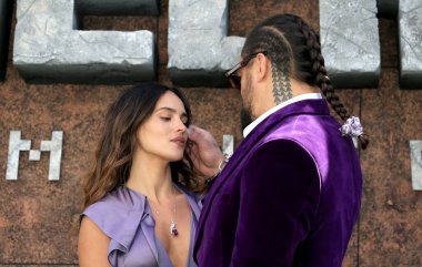 Adria Arjona (L) ve Jason Momoa (R) 30 Mart 2025 'te İngiltere' nin başkenti Londra 'da bulunan Cineworld Leicester Meydanı' nda düzenlenen A Minecraft Movie 'nin dünya prömiyerine katıldılar..