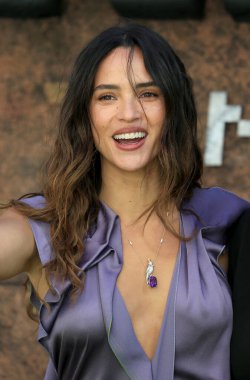 Adria Arjona, 30 Mart 2025 'te Londra' daki Cineworld Leicester Meydanı 'nda düzenlenen A Minecraft filminin dünya prömiyerine katılır..