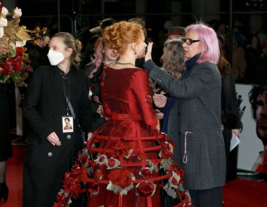 Haley Bennett, 7 Aralık 2021 'de Londra, İngiltere' de bulunan Odeon Luxe Leicester Meydanı 'ndaki Cyrano' nun İngiltere prömiyerine katılır..